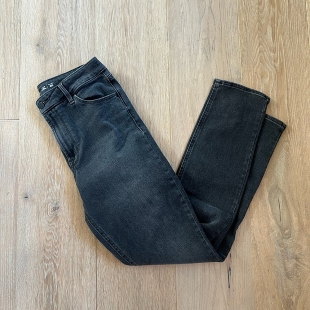 Old Navy Straight Wow Faded Black Jeans Womens Size 6